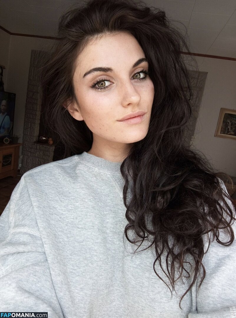 lilouveee Обнажённый OnlyFans  Утёкшее фото #1