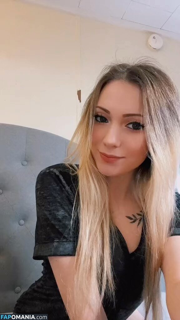 Little Momma / Littleemommaa21 / littlee.mommaa23 / littleemommaa23 Обнажённый OnlyFans  Утёкшее фото #9