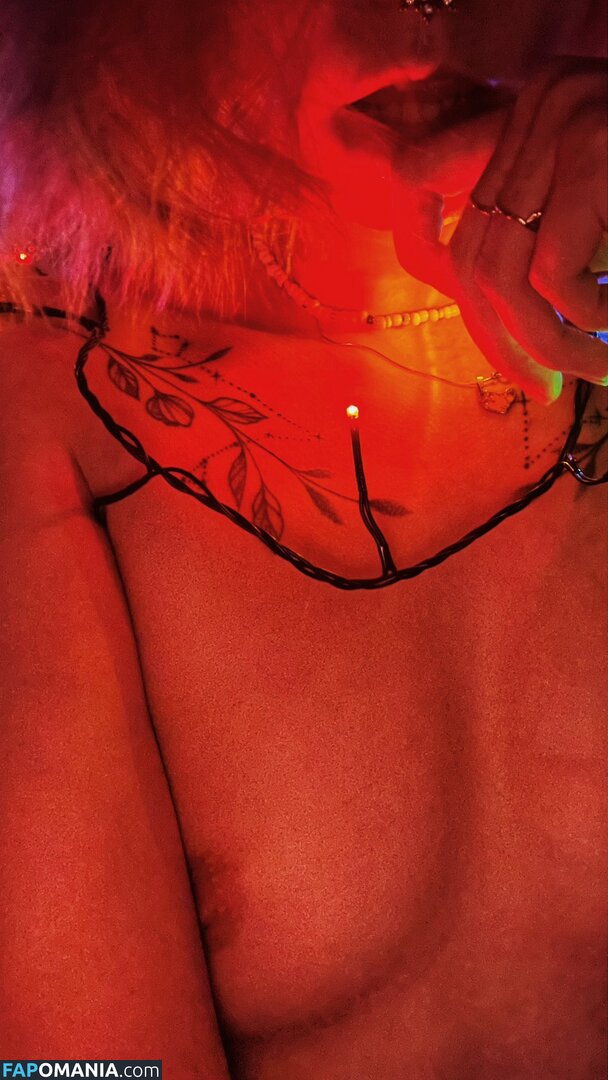 Little Satana / little.satana / s.satana_666 / tomnaya_satana Обнажённый OnlyFans  Утёкшее фото #24