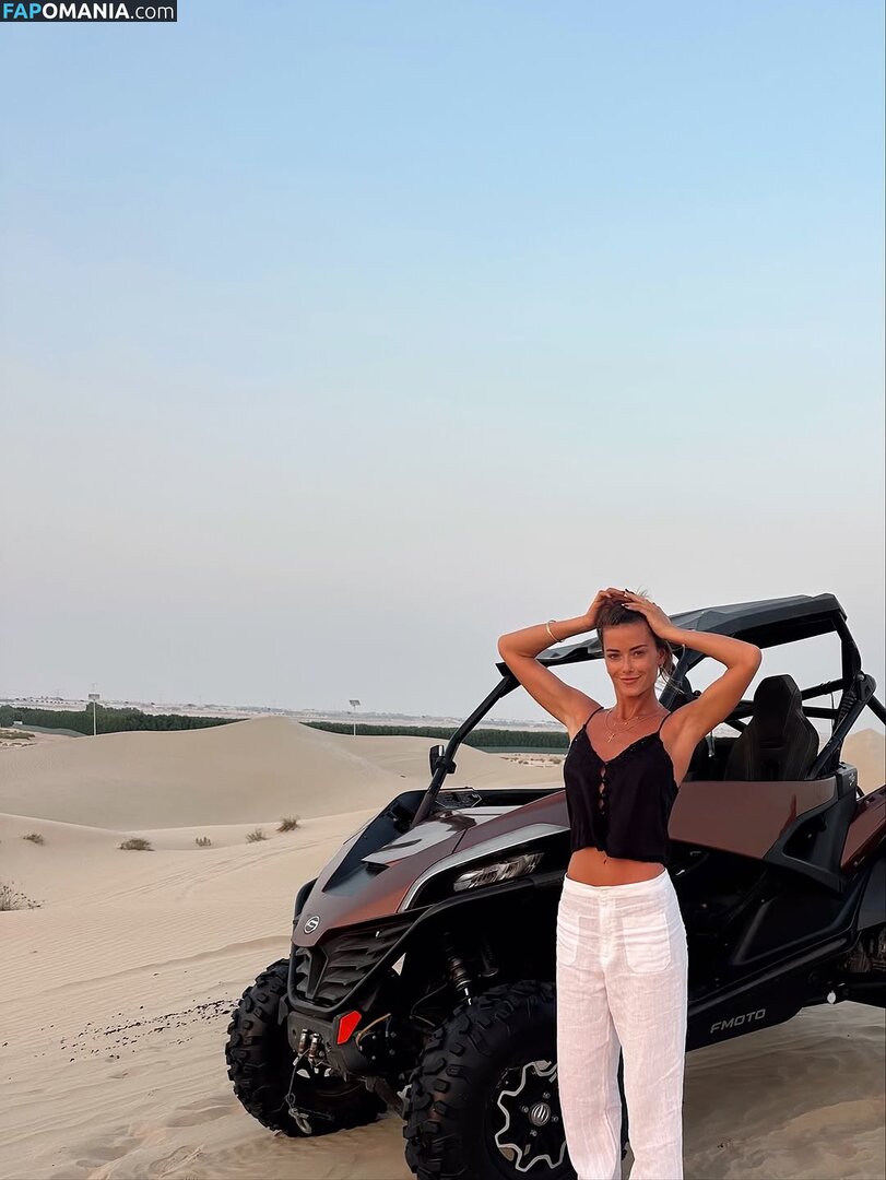 Liv Bentley / Olivia Bentley / oliviabentleyk / theoliviabentley Обнажённый OnlyFans  Утёкшее фото #4