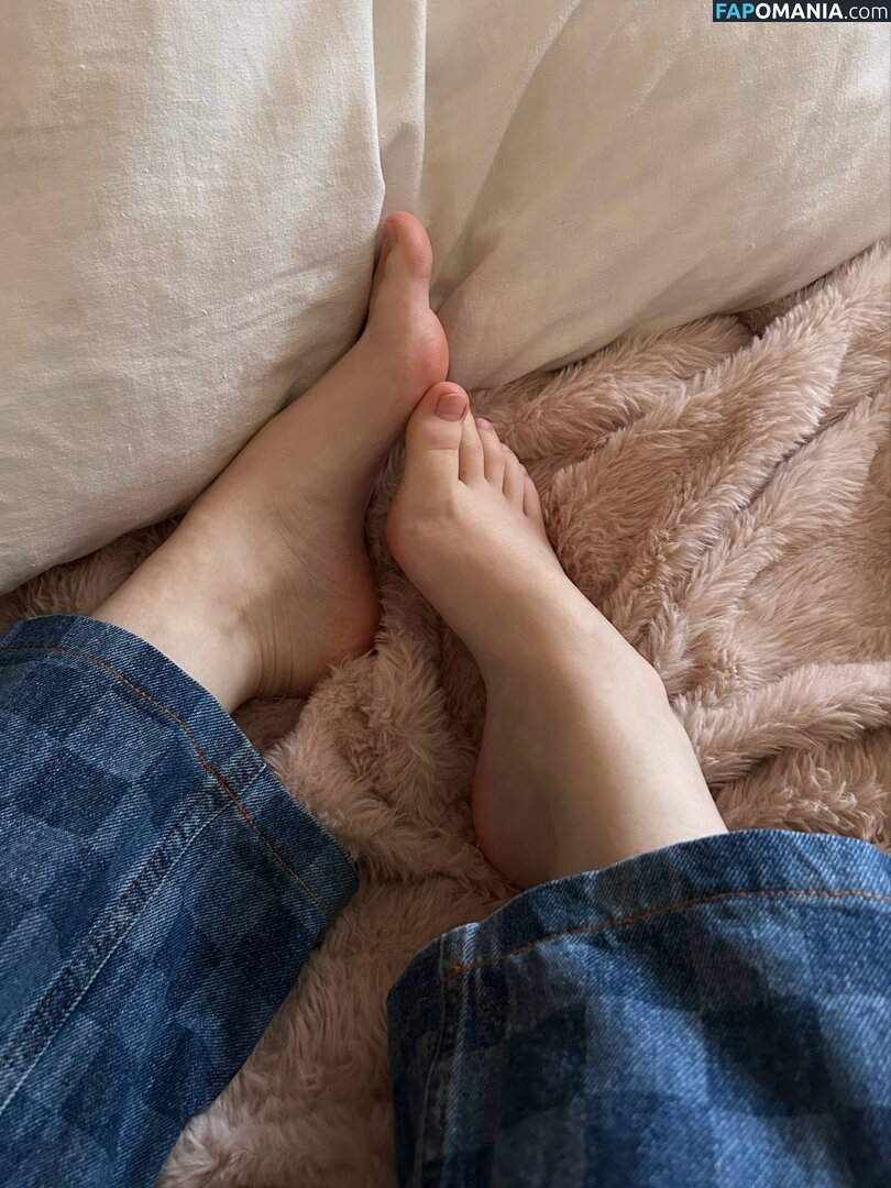 Ljinzer  / Ljinzer / linzarrd / Linzefeet / linzzzer / linziier / joleenlunzer Обнажённый OnlyFans  Утёкшее фото #2