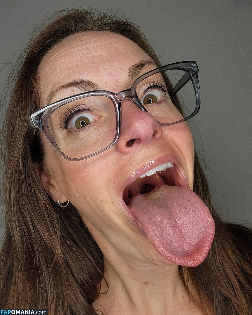 Long Tongue Fetish / _longtonguelewis / diqueentongue / longtonguelewis Обнажённый OnlyFans  Утёкшее фото #312