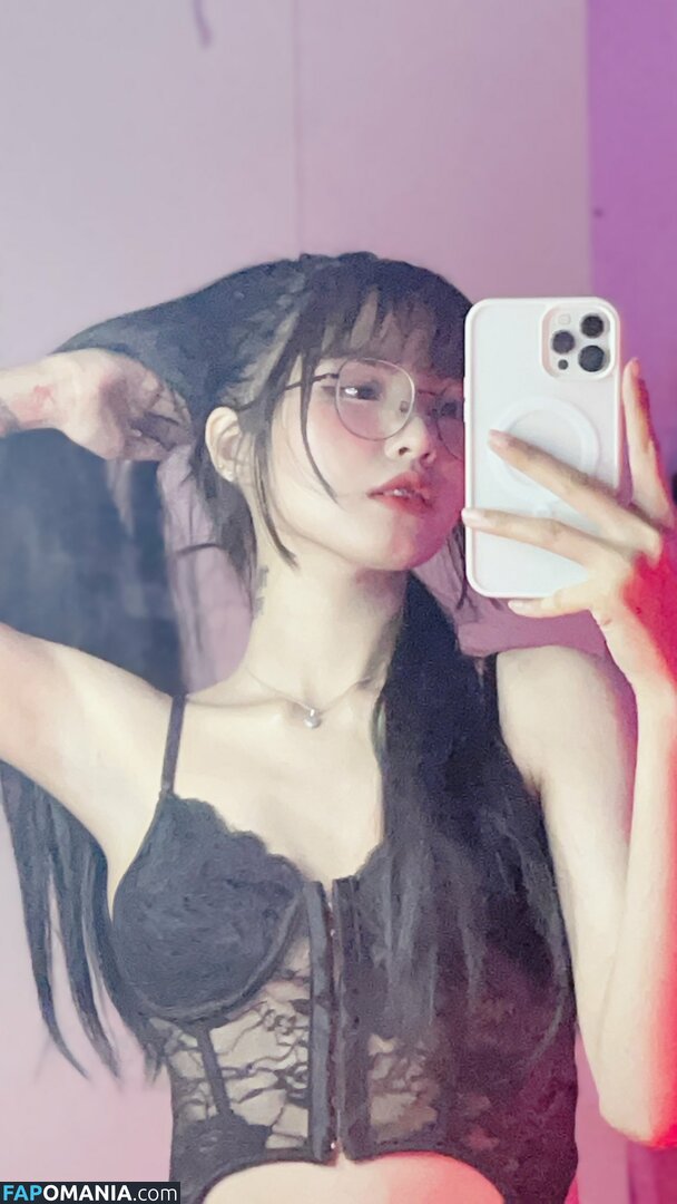 Lilith / Lou Aenlle / llthidk Обнажённый OnlyFans  Утёкшее фото #12