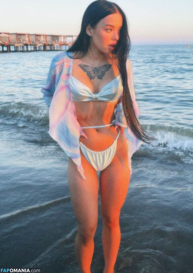 lyna_com2000 Обнажённый OnlyFans  Утёкшее фото #8