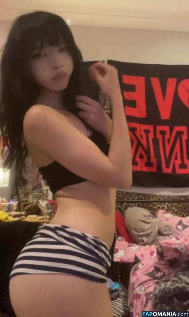 Lyraleafs / lyrafaelovesyou Обнажённый OnlyFans  Утёкшее фото #3