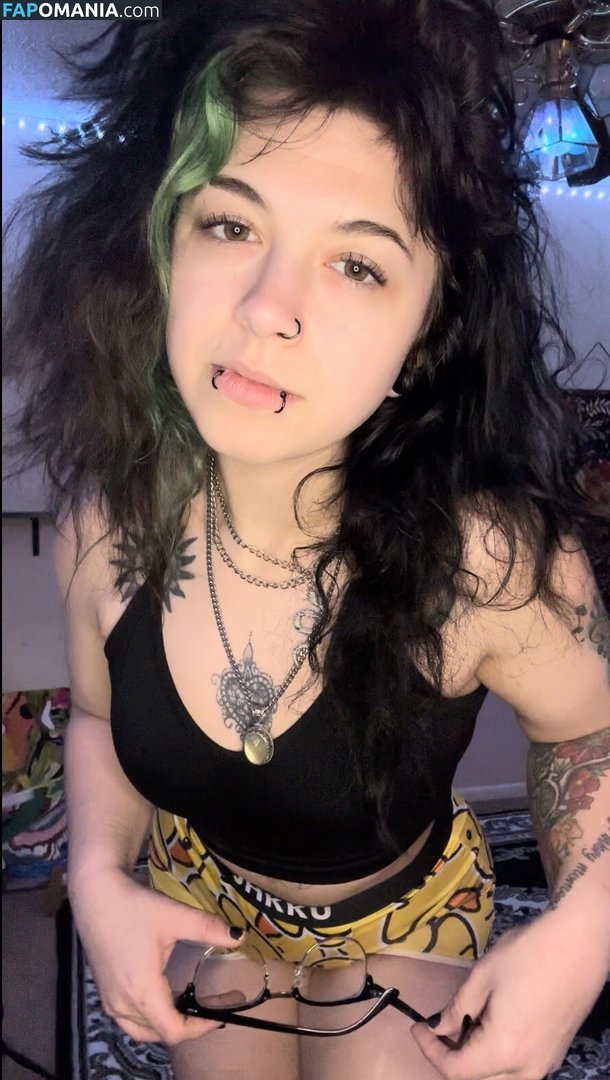 Lyssa Lowe / emopoisonivy / fairlyodd222 / fairlyodd999 Обнажённый OnlyFans  Утёкшее фото #7