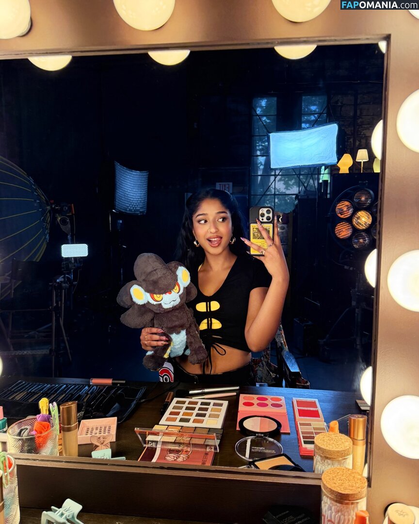 Maitreyi Ramakrishnan / maitreyiramakrishnan / ramakrishnannn Обнажённый OnlyFans  Утёкшее фото #2