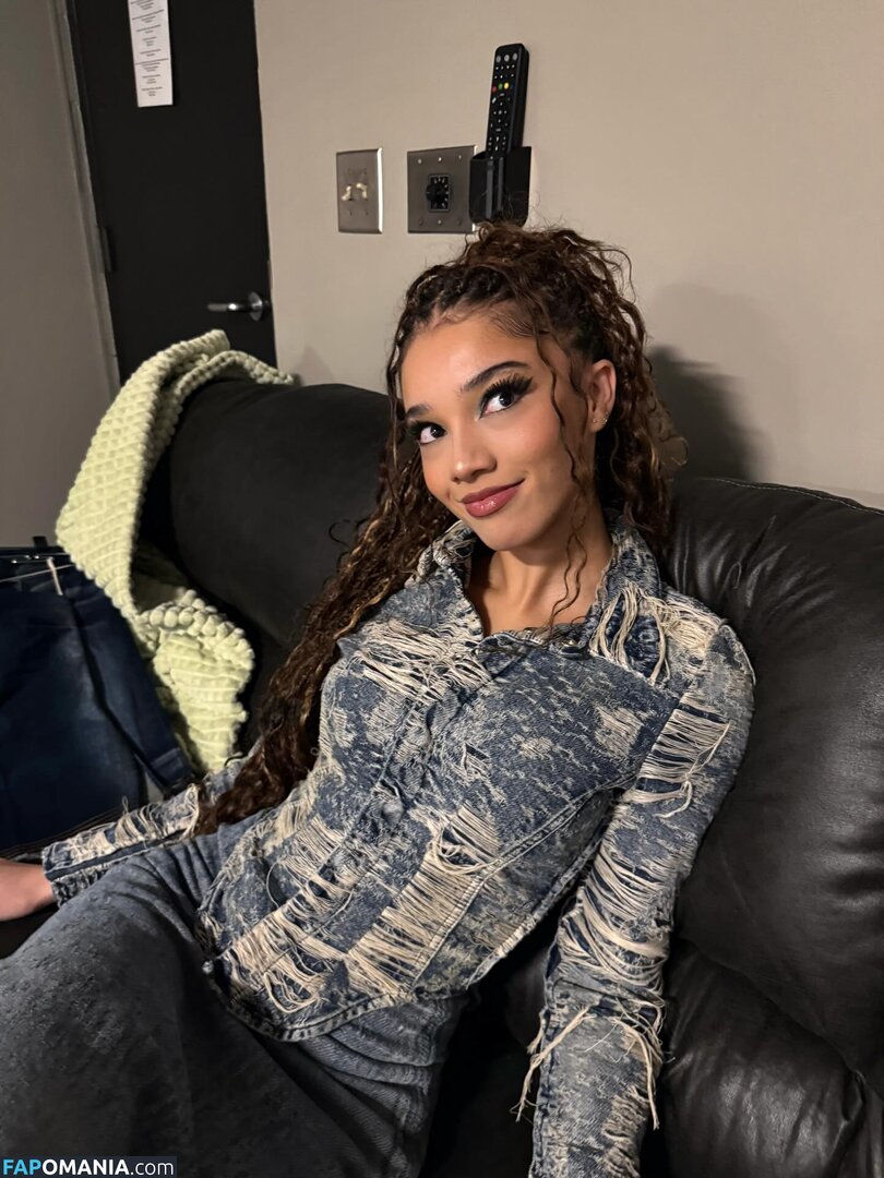 Malia Baker / maliabakermsb Обнажённый OnlyFans  Утёкшее фото #2