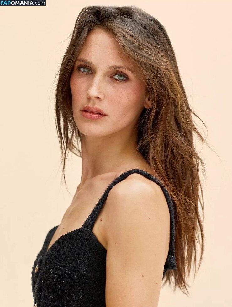 Marine Vacth / https: / marine_vacth / marinvacth Обнажённый OnlyFans  Утёкшее фото #5