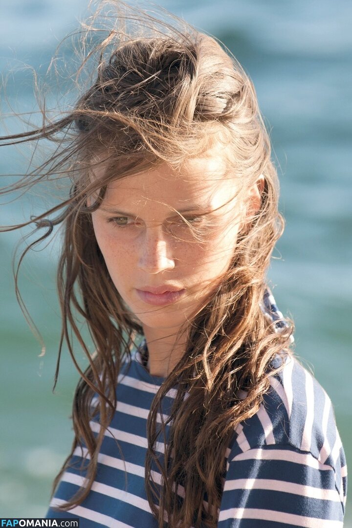 Marine Vacth / https: / marine_vacth / marinvacth Обнажённый OnlyFans  Утёкшее фото #8