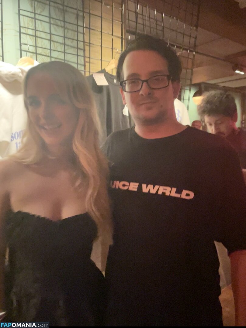 Mckenna Grace / mckennagrace / mckennagraceful Обнажённый OnlyFans  Утёкшее фото #43