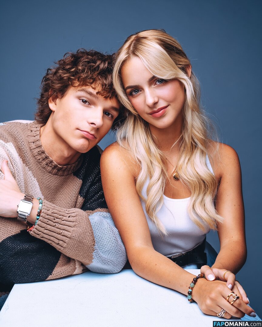 Mckenna Grace / mckennagrace / mckennagraceful Обнажённый OnlyFans  Утёкшее фото #185