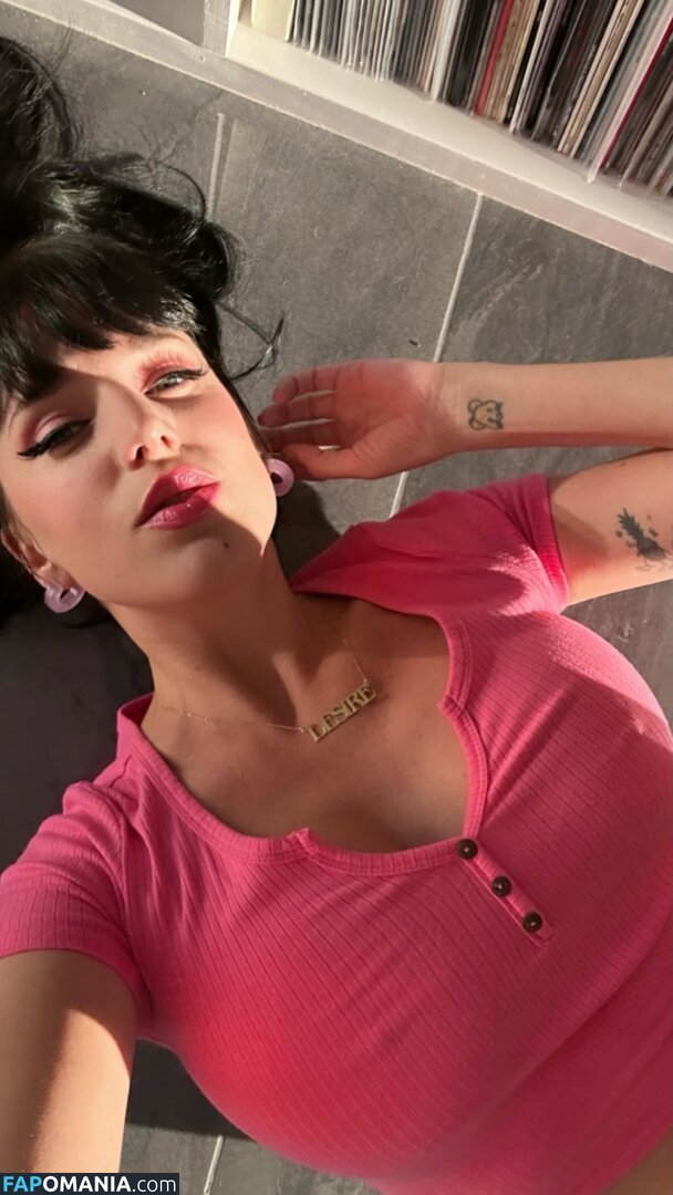 Desire (desire_musicofficial / Megan Louise / desire_musicofficial Обнажённый OnlyFans  Утёкшее фото #3