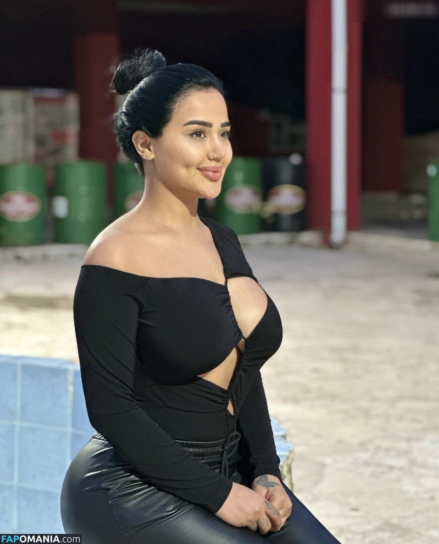 Melek Azad / melek.azd / melekazad Обнажённый OnlyFans  Утёкшее фото #3