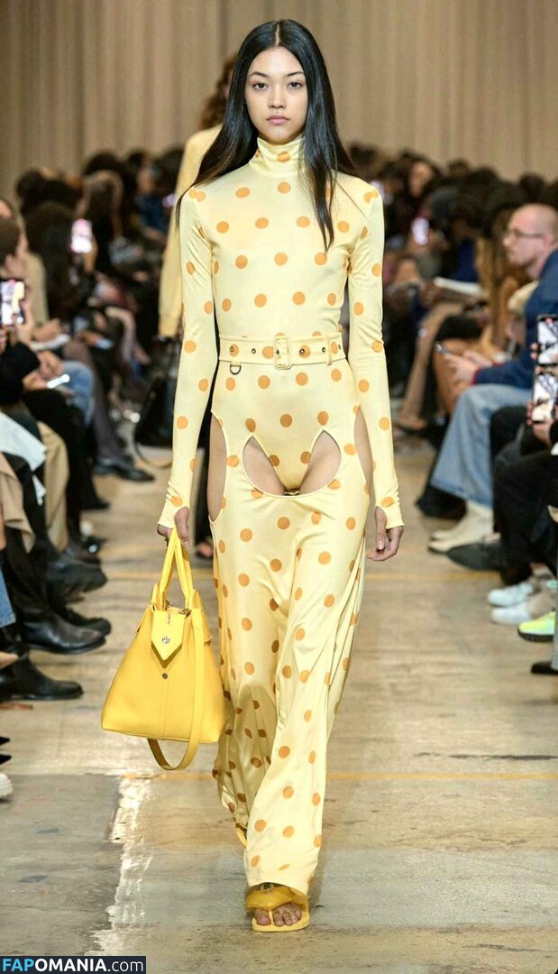 Mika Schneider / mikaschndr Обнажённый OnlyFans  Утёкшее фото #6