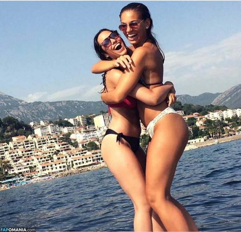 LM Reactions / LMreaction / Milena And Lola / milena.lola Обнажённый OnlyFans  Утёкшее фото #77
