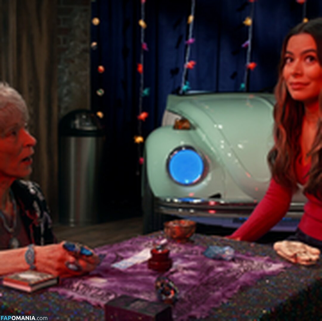 Miranda Cosgrove / MirandaCosgrove / onlyfanssz Обнажённый OnlyFans  Утёкшее фото #159