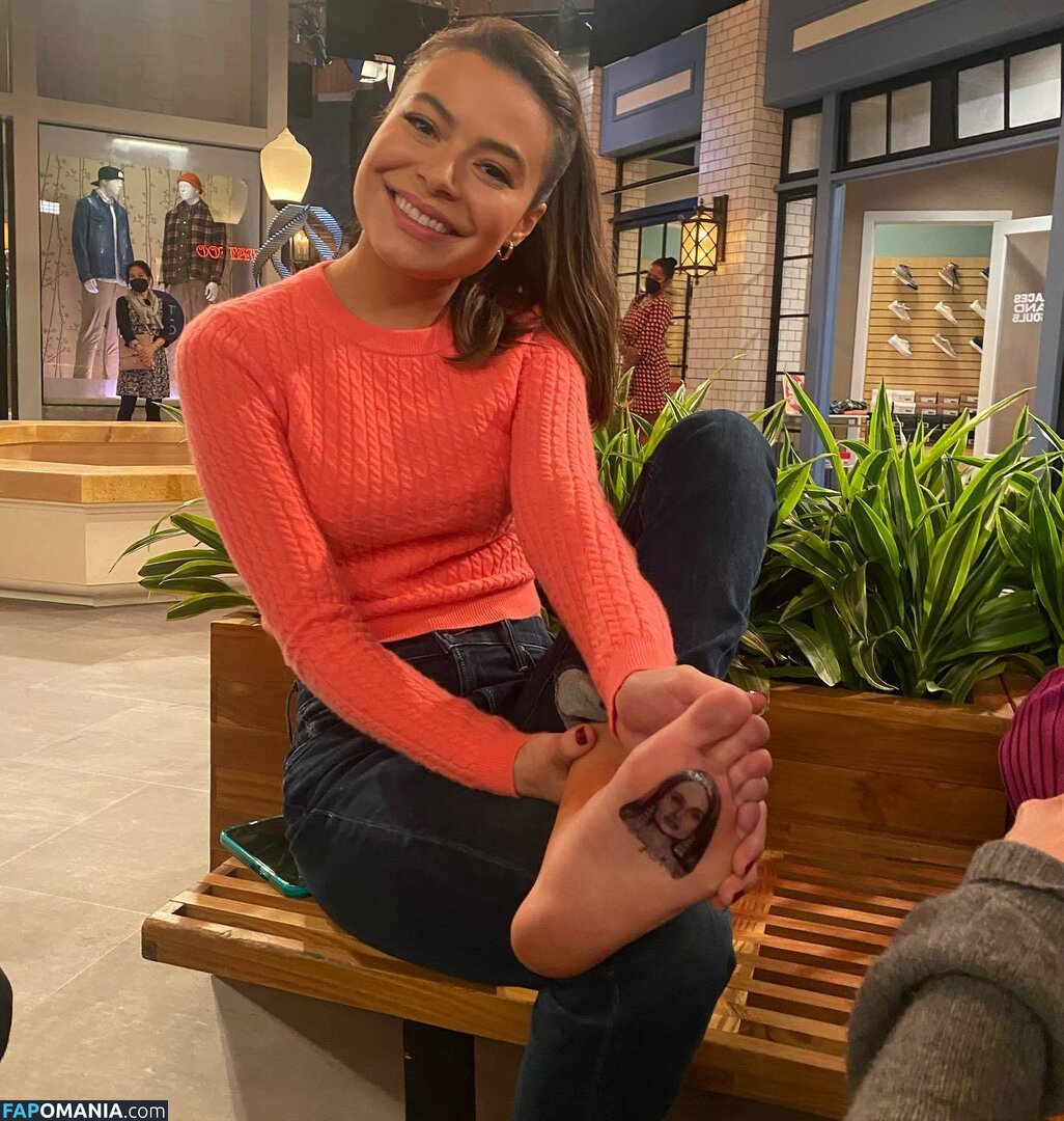 Miranda Cosgrove / MirandaCosgrove / onlyfanssz Обнажённый OnlyFans  Утёкшее фото #460