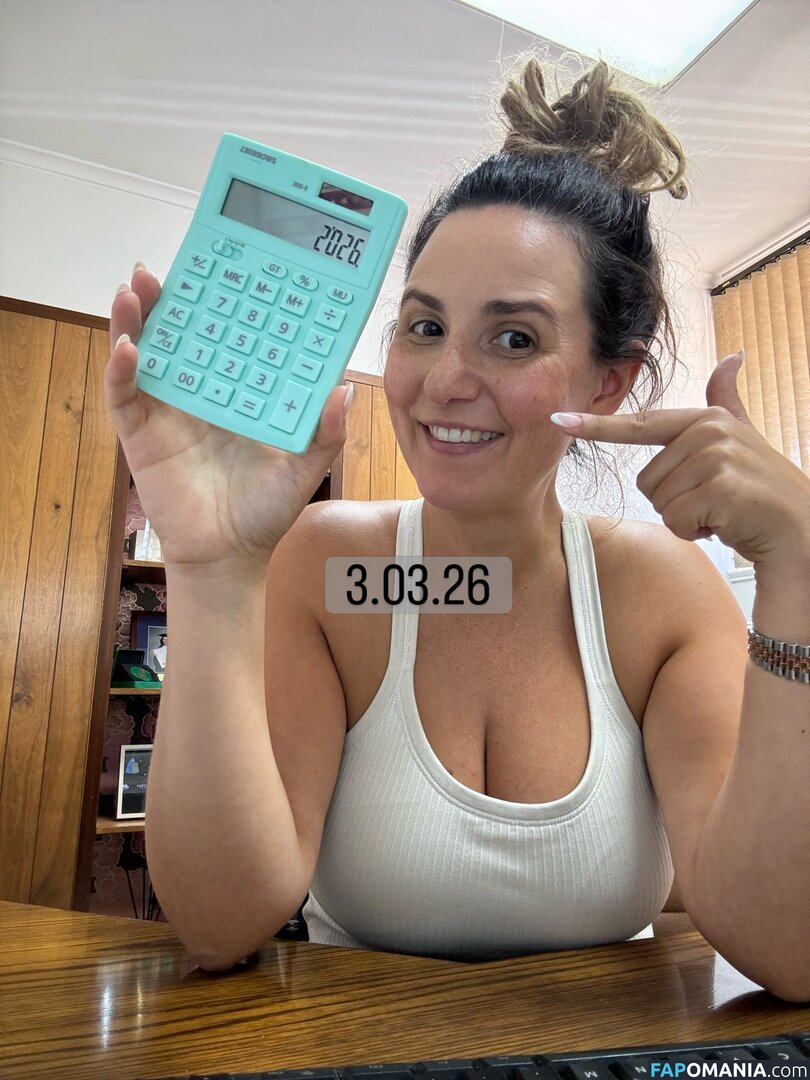 MILF Online Accountant / Miriam Holme / miriamholme Обнажённый OnlyFans  Утёкшее фото #18