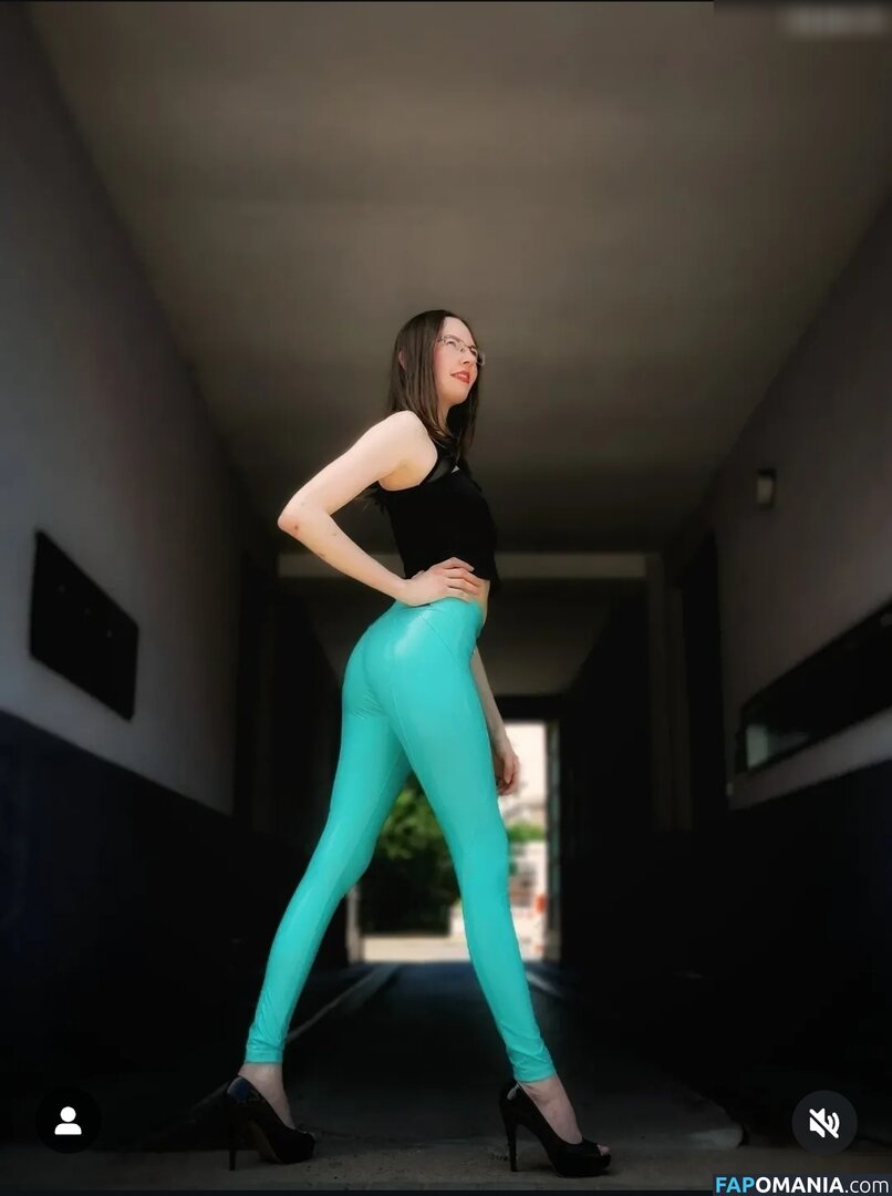 __mrs._crazy__ / mrs.crazy / mrs_crazy / mrs_crazy_ Обнажённый OnlyFans  Утёкшее фото #1