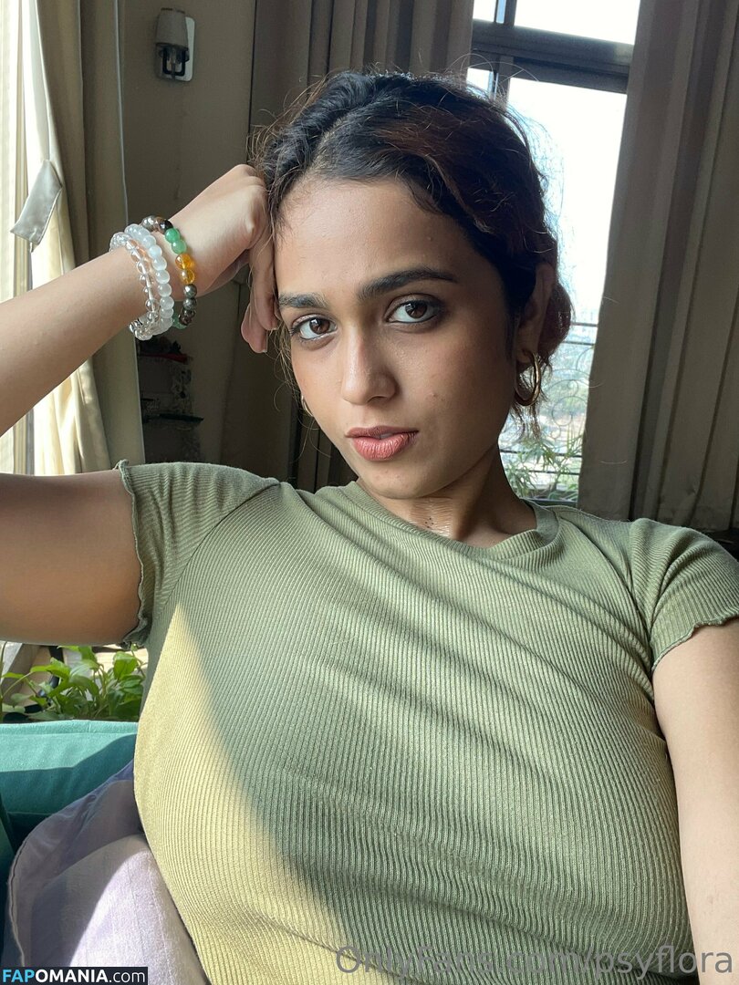 Neelam Kudale / psychedelicflora. / tara.kudale Обнажённый OnlyFans  Утёкшее фото #1