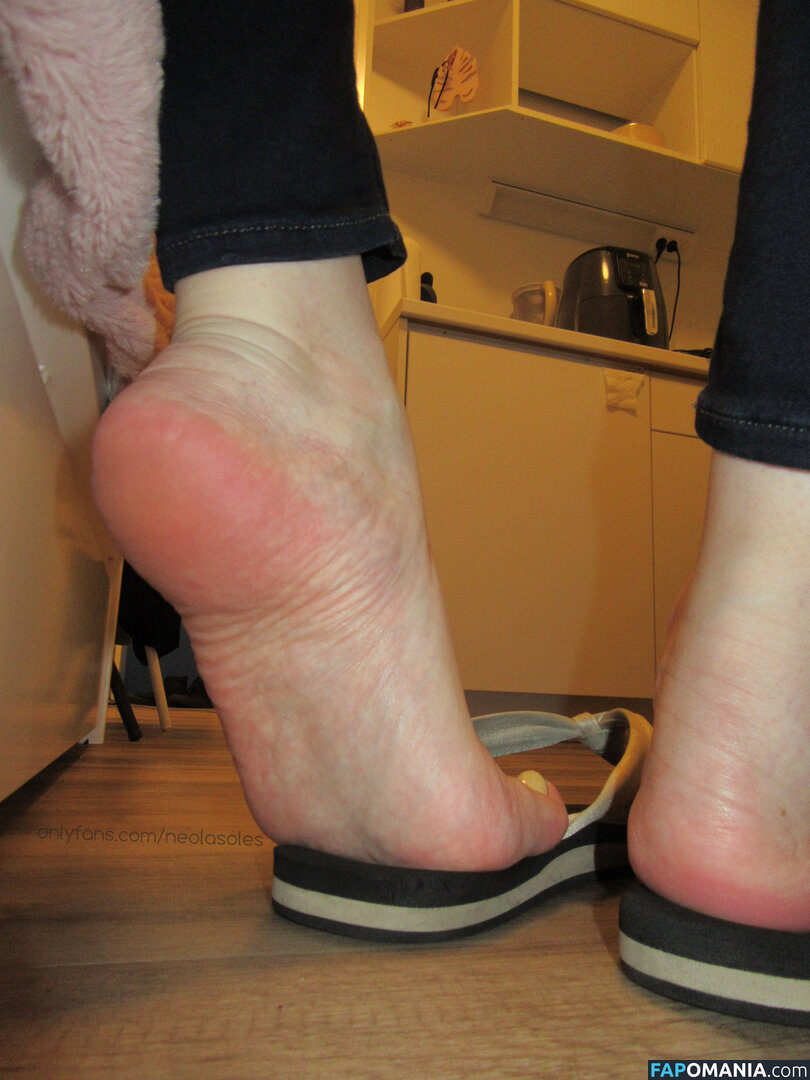 neolasoles / neolasoless Обнажённый OnlyFans  Утёкшее фото #36