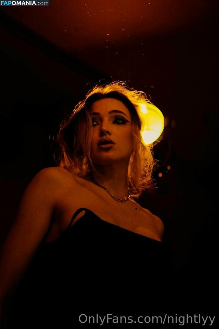 elara_moonq / nightly / nightlyy Обнажённый OnlyFans  Утёкшее фото #2