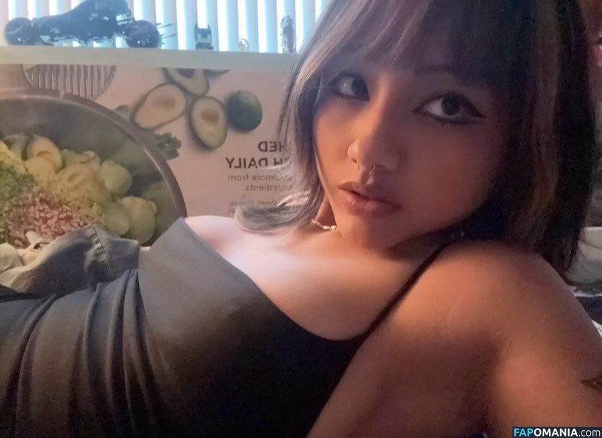 n.nyquil / nomamesnico / nomamesnicole Обнажённый OnlyFans  Утёкшее фото #16