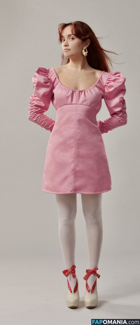 Olivia Cooke / livkatecooke Обнажённый OnlyFans  Утёкшее фото #9