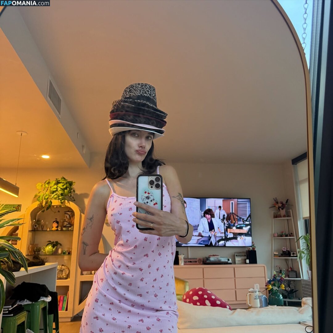 Olivia O'Brien / oliviaobrien Обнажённый OnlyFans  Утёкшее фото #1