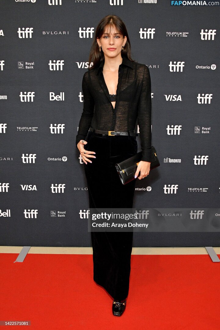 Olivia Rouyer / olivia_rouyer Обнажённый OnlyFans  Утёкшее фото #7