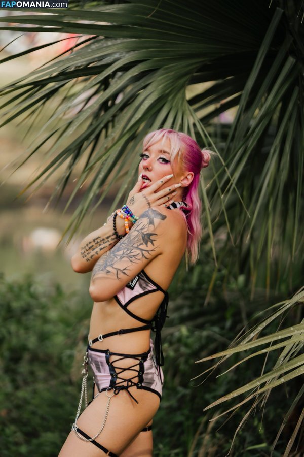 chloeblackz / onevegetabletwo Обнажённый OnlyFans  Утёкшее фото #3