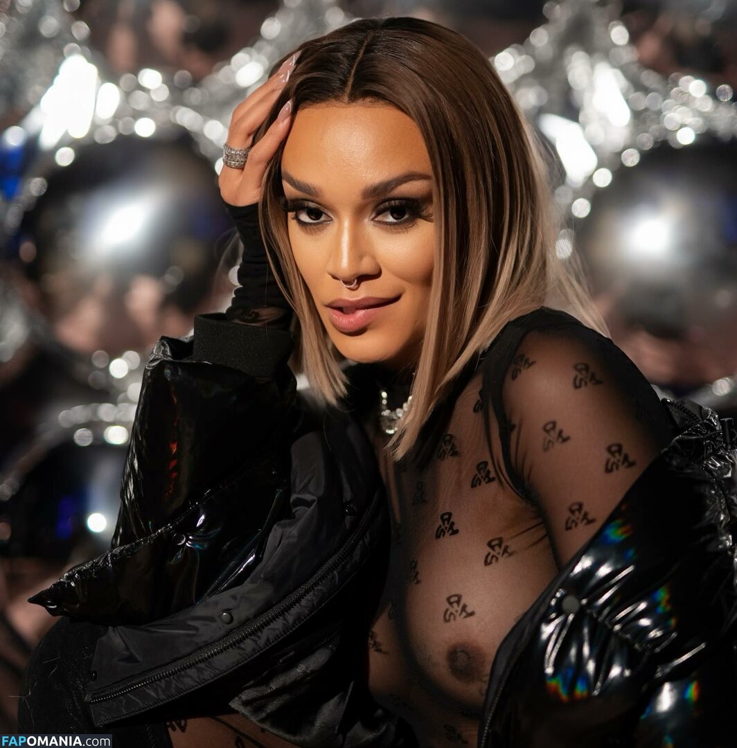 Pearl Thusi / pearlthusi Обнажённый OnlyFans  Утёкшее фото #8