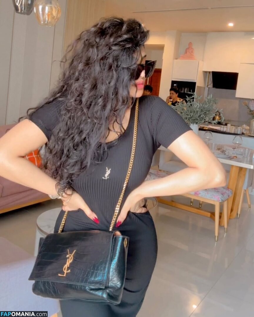 Piumi / https: / queenpiumi / queenpiyumy Обнажённый OnlyFans  Утёкшее фото #6