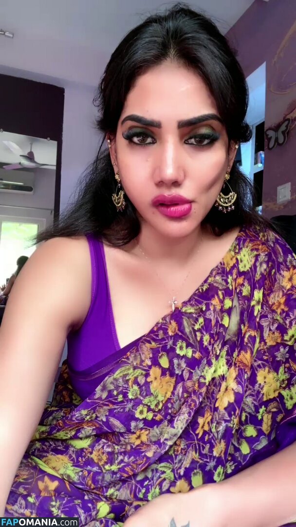 Priya Naidu / priya_naidu0422 Обнажённый OnlyFans  Утёкшее фото #7