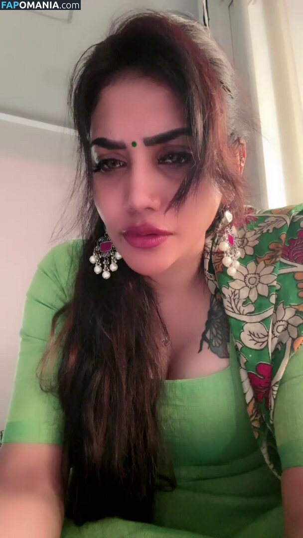 Priya Naidu / priya_naidu0422 Обнажённый OnlyFans  Утёкшее фото #10