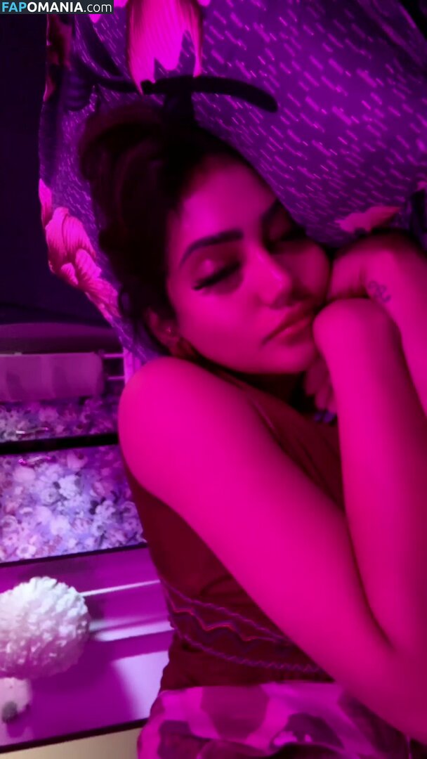 Priya Naidu / priya_naidu0422 Обнажённый OnlyFans  Утёкшее фото #12