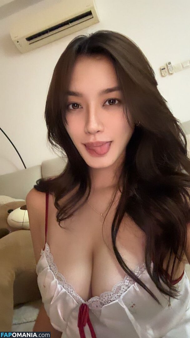 Qamarina Lim / https: / qamarinalim_ Обнажённый OnlyFans  Утёкшее фото #3