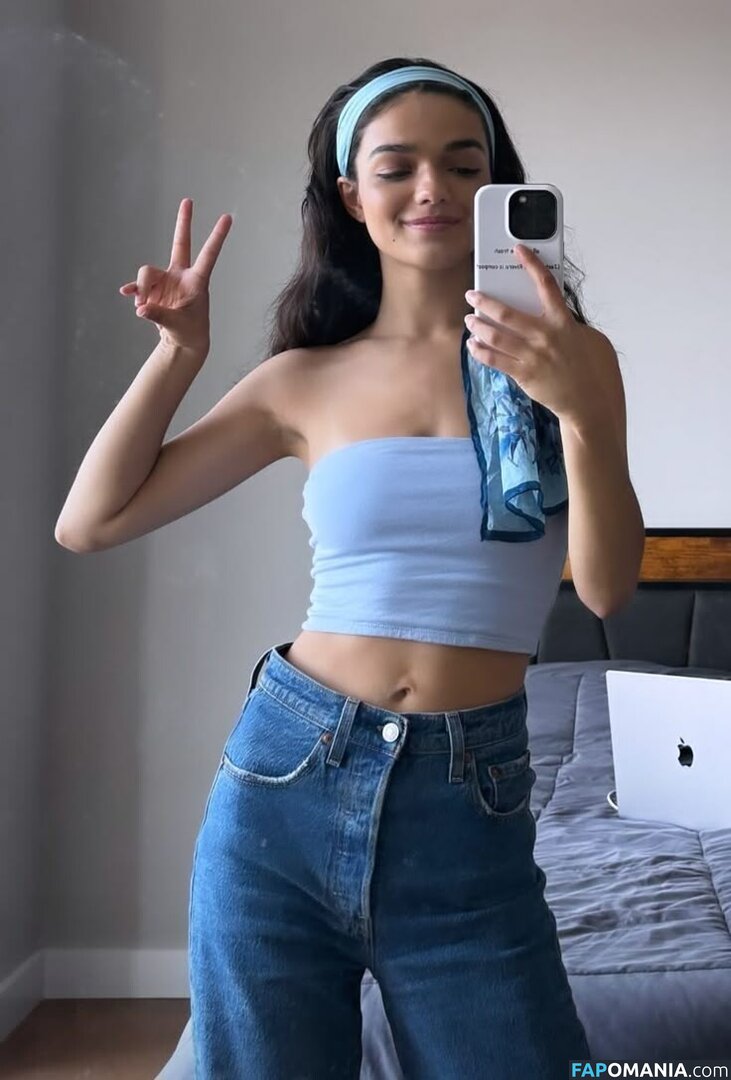 Rachel Zegler / rachelzegler / rachmariexoxo Обнажённый OnlyFans  Утёкшее фото #865