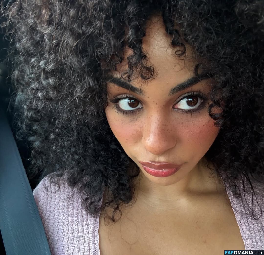 Raina Morris / quakerraina Обнажённый OnlyFans  Утёкшее фото #1