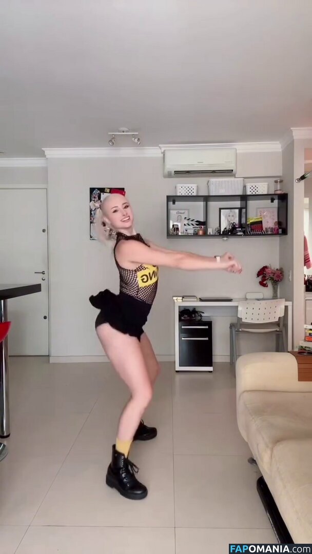 Renata Schneider / renata.c.schneider Обнажённый OnlyFans  Утёкшее фото #6