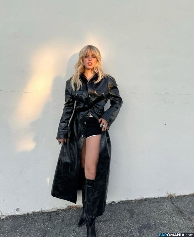 Renee Rapp / reneerapp Обнажённый OnlyFans  Утёкшее фото #136