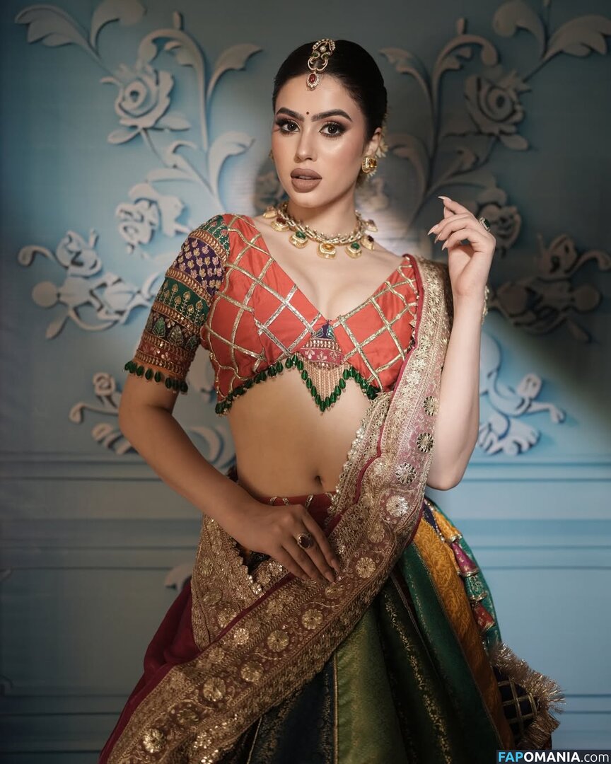 Riva Arora / https: / riva.arora.1 / riva.aroraofficial / rivarora_ Обнажённый OnlyFans  Утёкшее фото #4