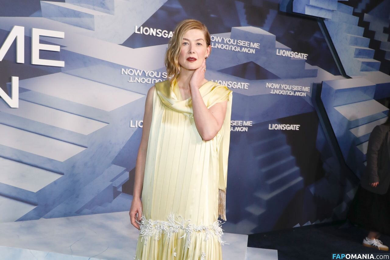 Rosamund Pike / mspike Обнажённый OnlyFans  Утёкшее фото #114