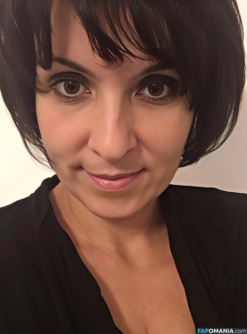 Roxana Sandu / roxana.sandu Обнажённый OnlyFans  Утёкшее фото #2