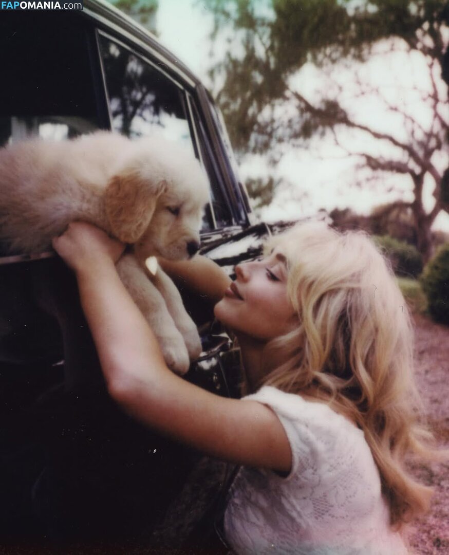 Sabrina Carpenter / https: / sabrinacarpenter Обнажённый OnlyFans  Утёкшее фото #2507