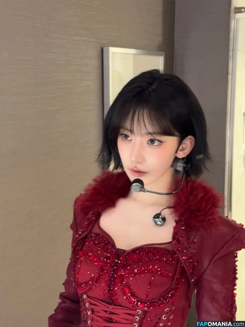 39saku_chan / LESSERAFIM / Sakura Miyawaki 宮脇 咲良 Обнажённый OnlyFans  Утёкшее фото #9