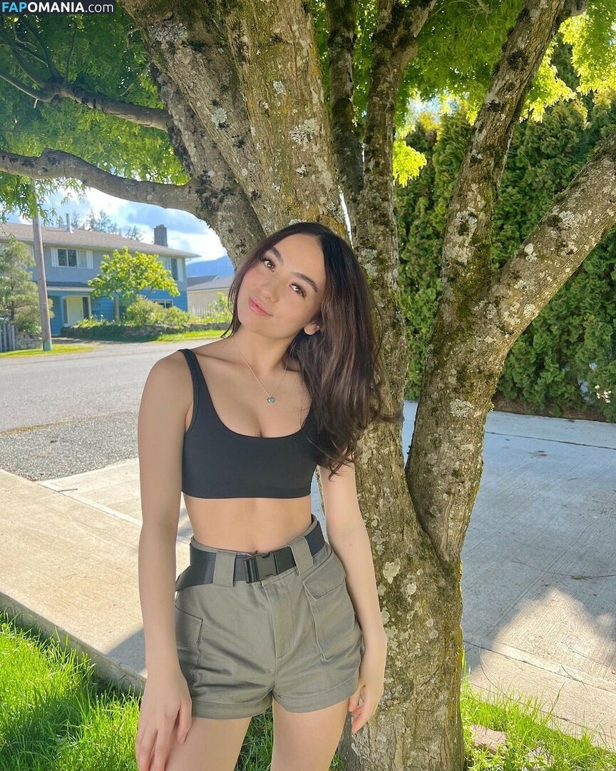 Sakura Shymko / SakuraShymko Обнажённый OnlyFans  Утёкшее фото #3