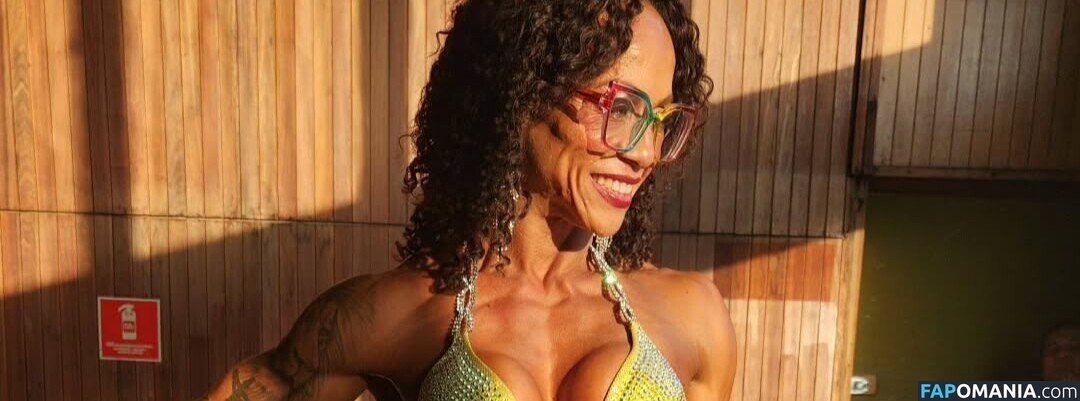 Sandra Andrade / Sandrinha Saradi / sandra fit / sandraandrade888 / sandrafit Обнажённый OnlyFans  Утёкшее фото #4