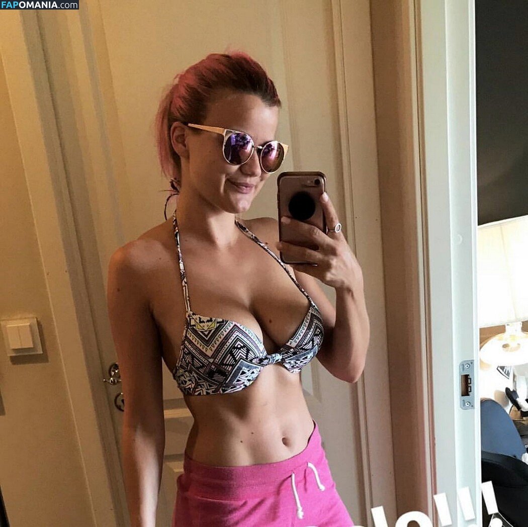 Sandra Lyng Обнажённый OnlyFans  Утёкшее фото #3